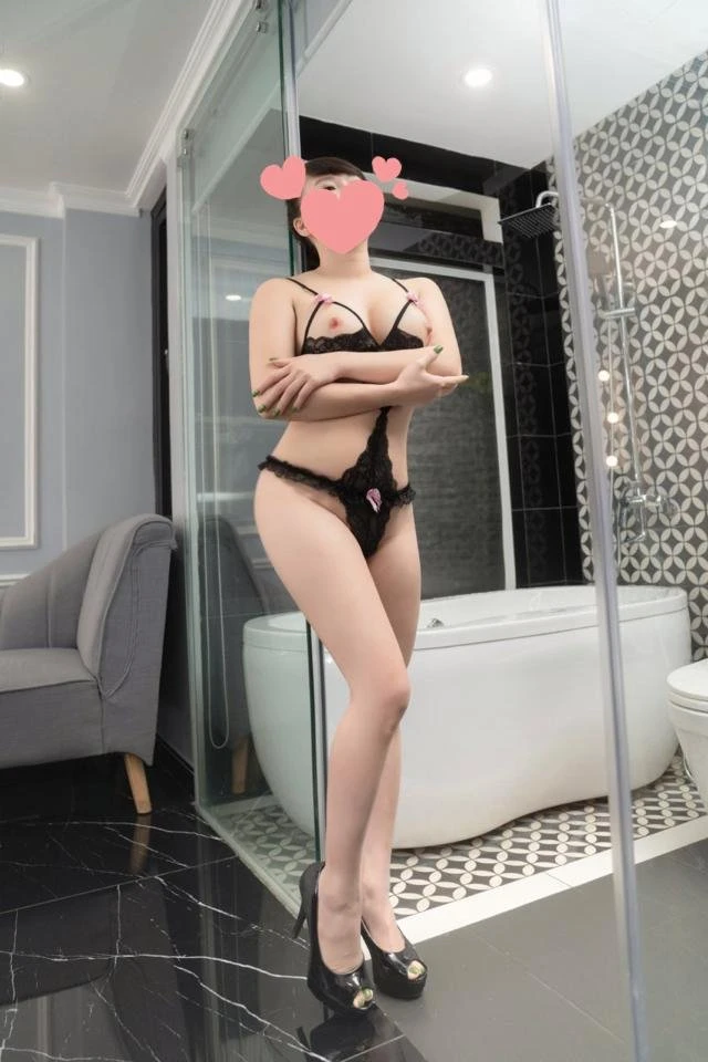 Cherry – Vietnamese escort in Hanoi — 9 / 13