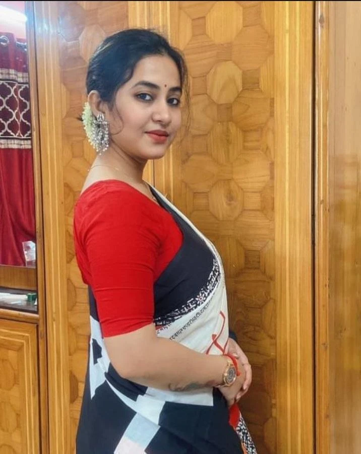 Shreya Patil – Indian escort in New Delhi — 3 / 8