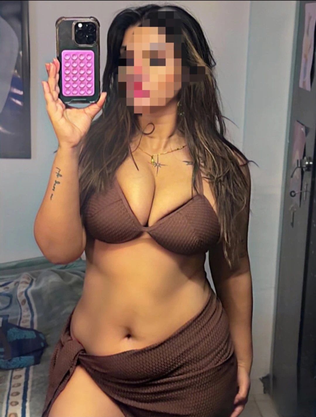 4 Lakhs Followers on Insta. Real Meet – Indian escort in Mumbai — 4 / 18