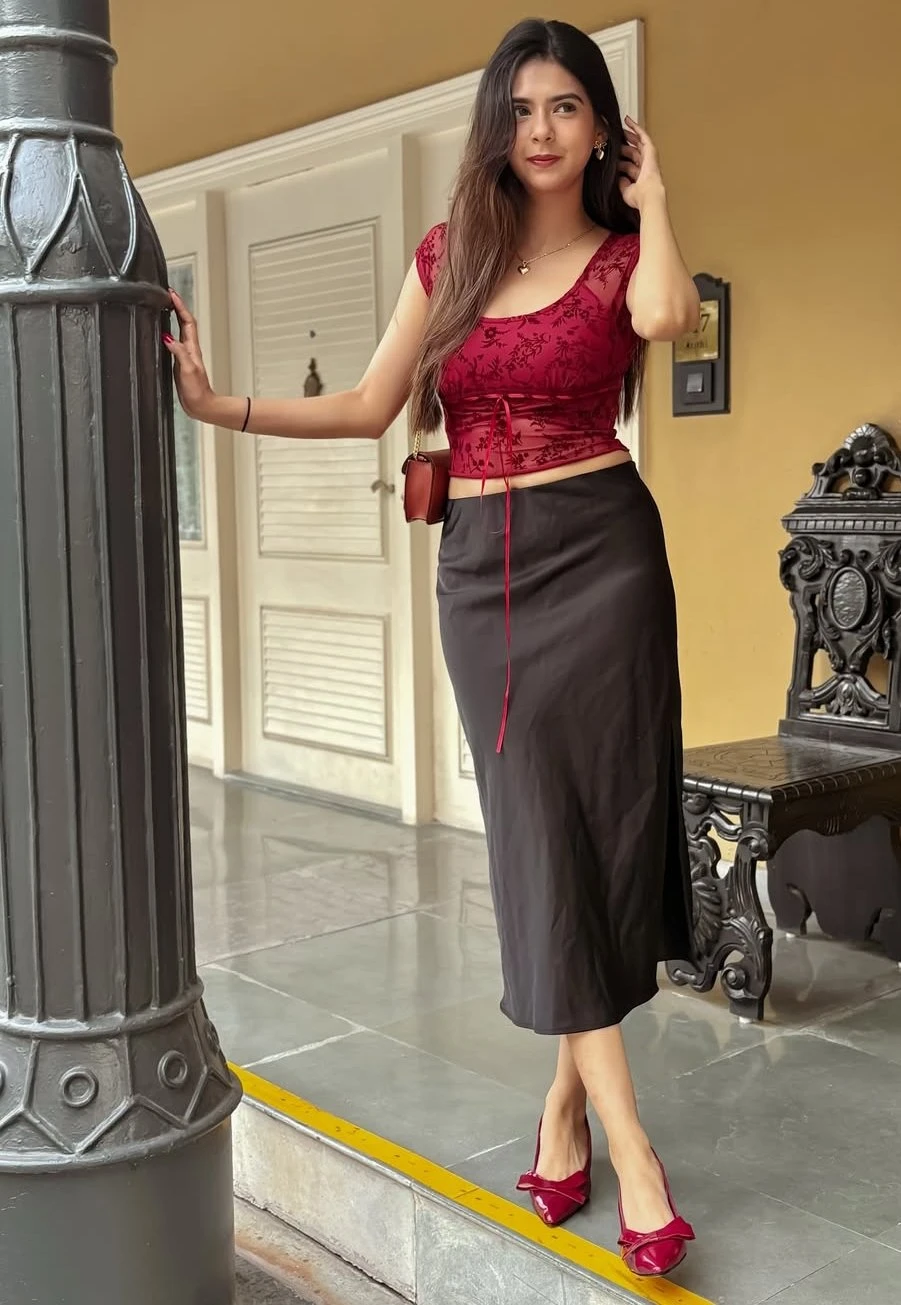 Divya – Indian escort in Mumbai — 2 / 6