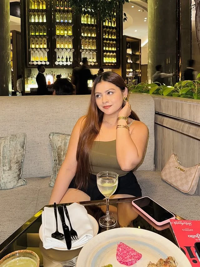 Naira – Indian escort in Kolkata — 6 / 7