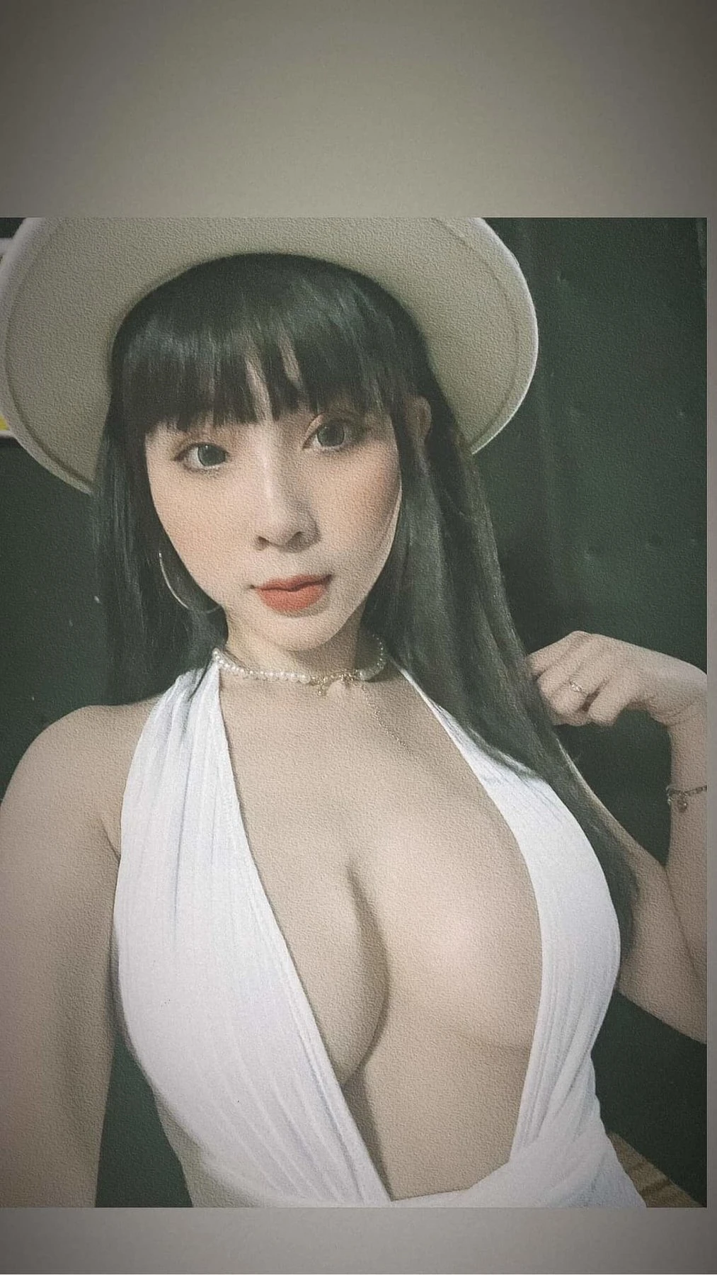 Felicia – Singaporean escort in Da Nang — 2 / 15
