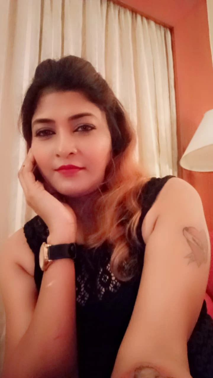 Sonia Real meet – Indian escort in Mumbai — 1 / 3