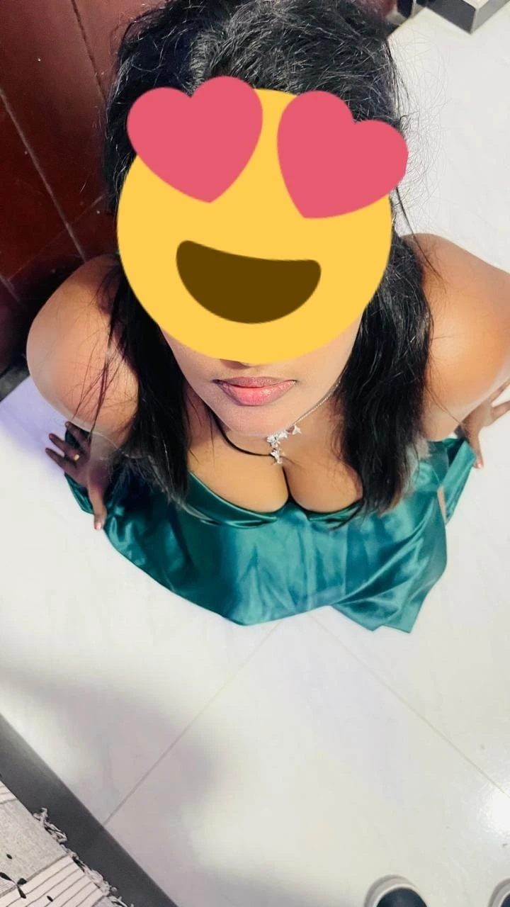 cam with toys, linger/ bi sex/ misterss/ – Sri Lankan escort in Colombo — 11 / 21