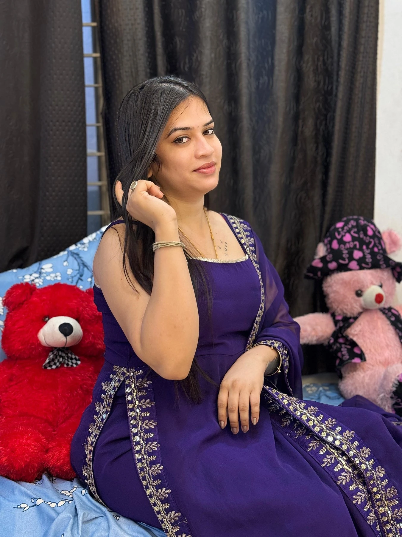 Megha Reddy – Indian escort in Hyderabad — 4 / 5
