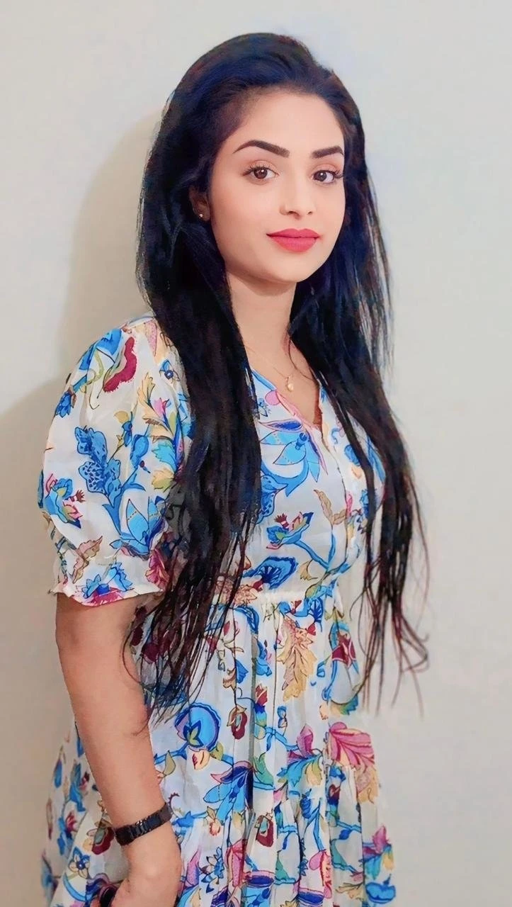 I'm Siya Singh – Indian escort in Kolkata — 2 / 4