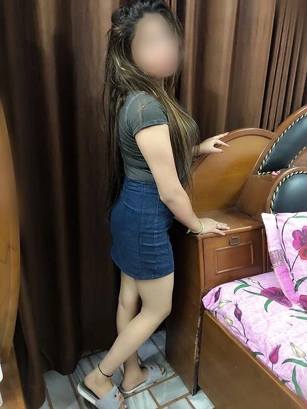 Arohi for Real Meet & Live Cam Show – Indian escort in Mumbai — 3 / 4