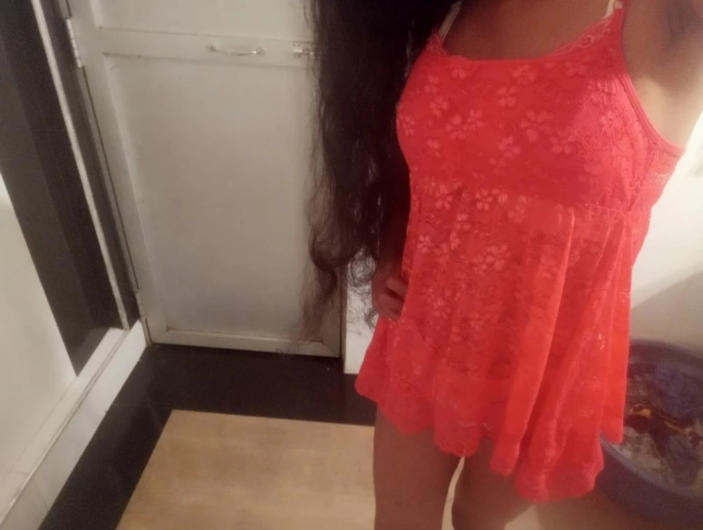 Chalani Petite – Sri Lankan escort in Colombo — 3 / 5
