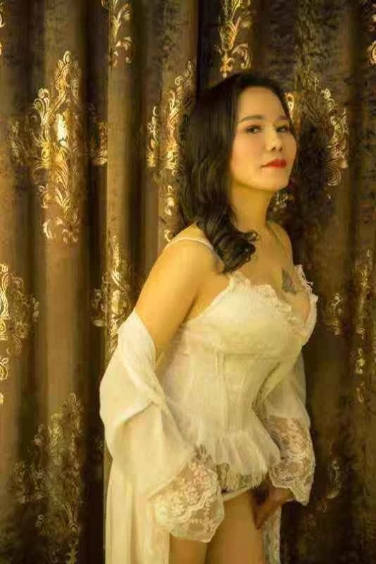 elaine – Chinese escort in Budva — 4 / 7