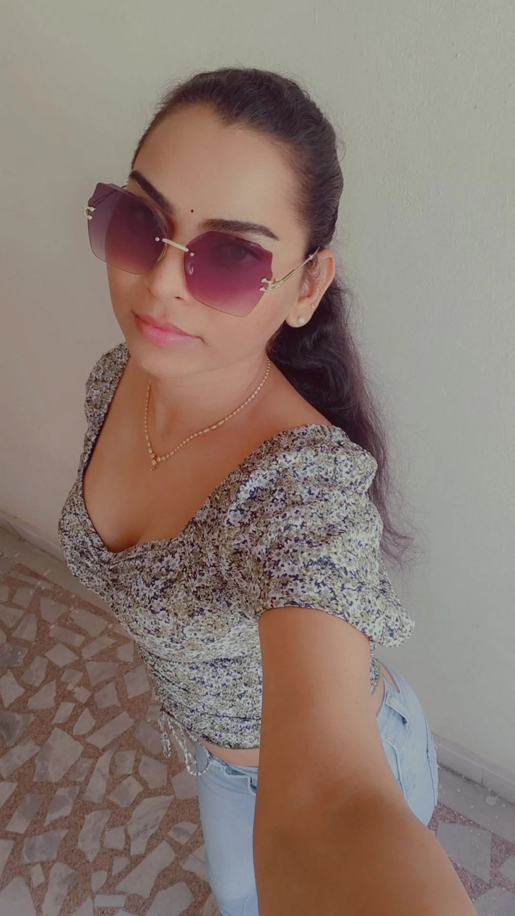 Priti Agarwal – Indian escort in Hyderabad — 2 / 4