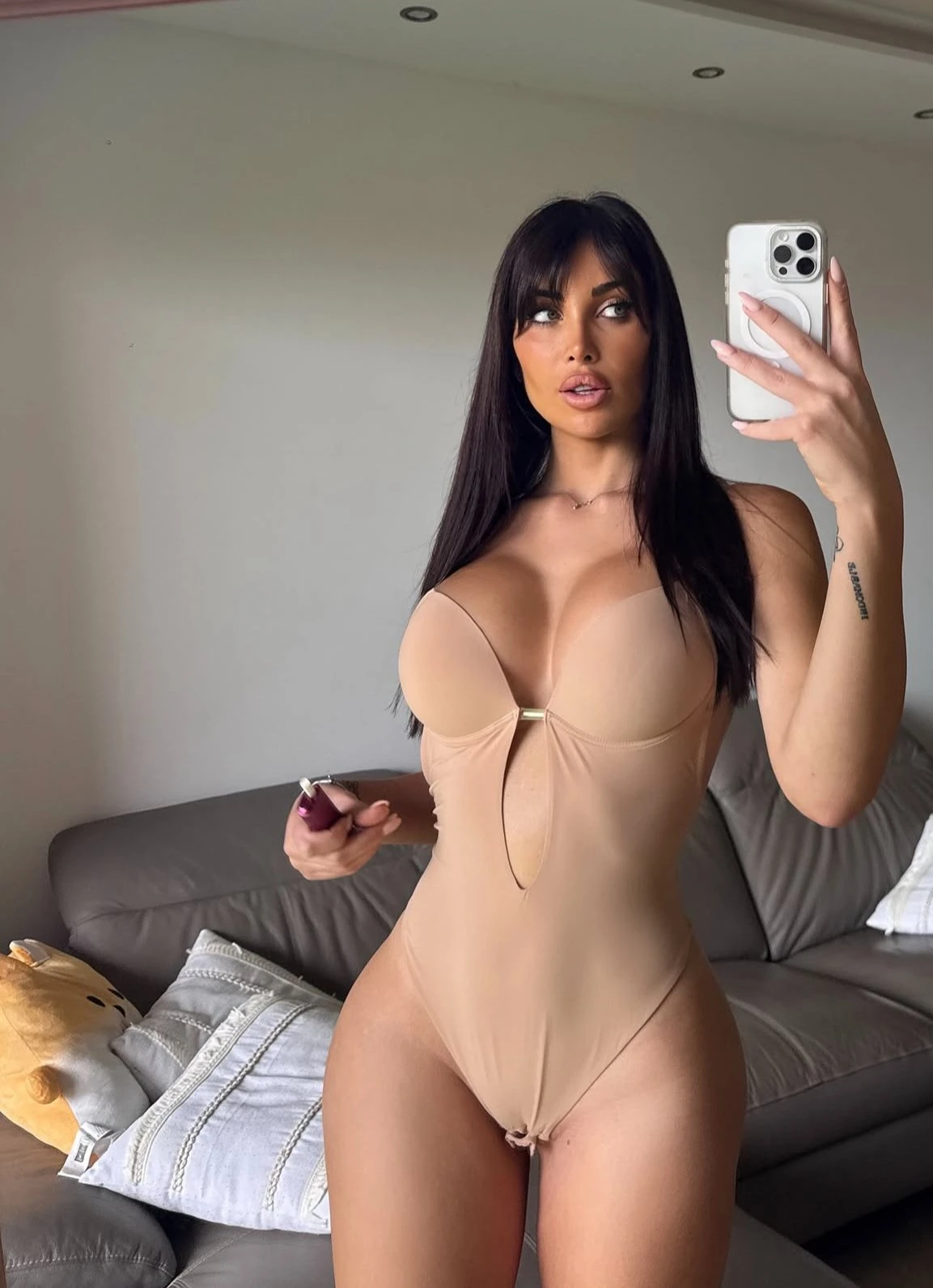 Colombian Partygal – Colombian escort in Hong Kong — 5 / 8