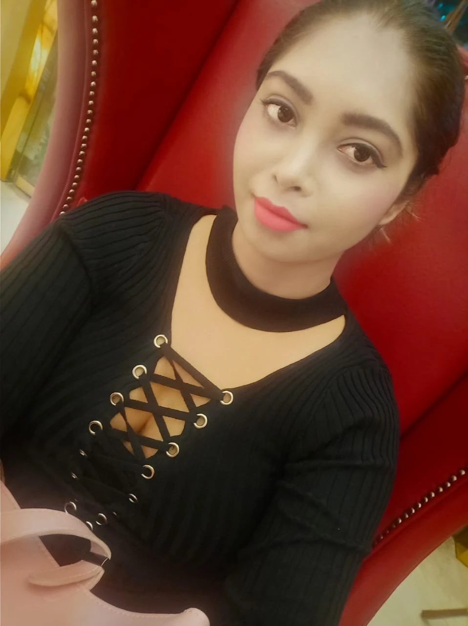 Riya Vip Escorts – Indian escort in Mumbai — 1 / 3