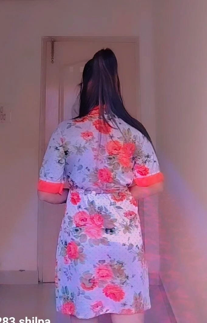 Nikita here for incall, outcall facility – Indian escort in Kochi — 2 / 5