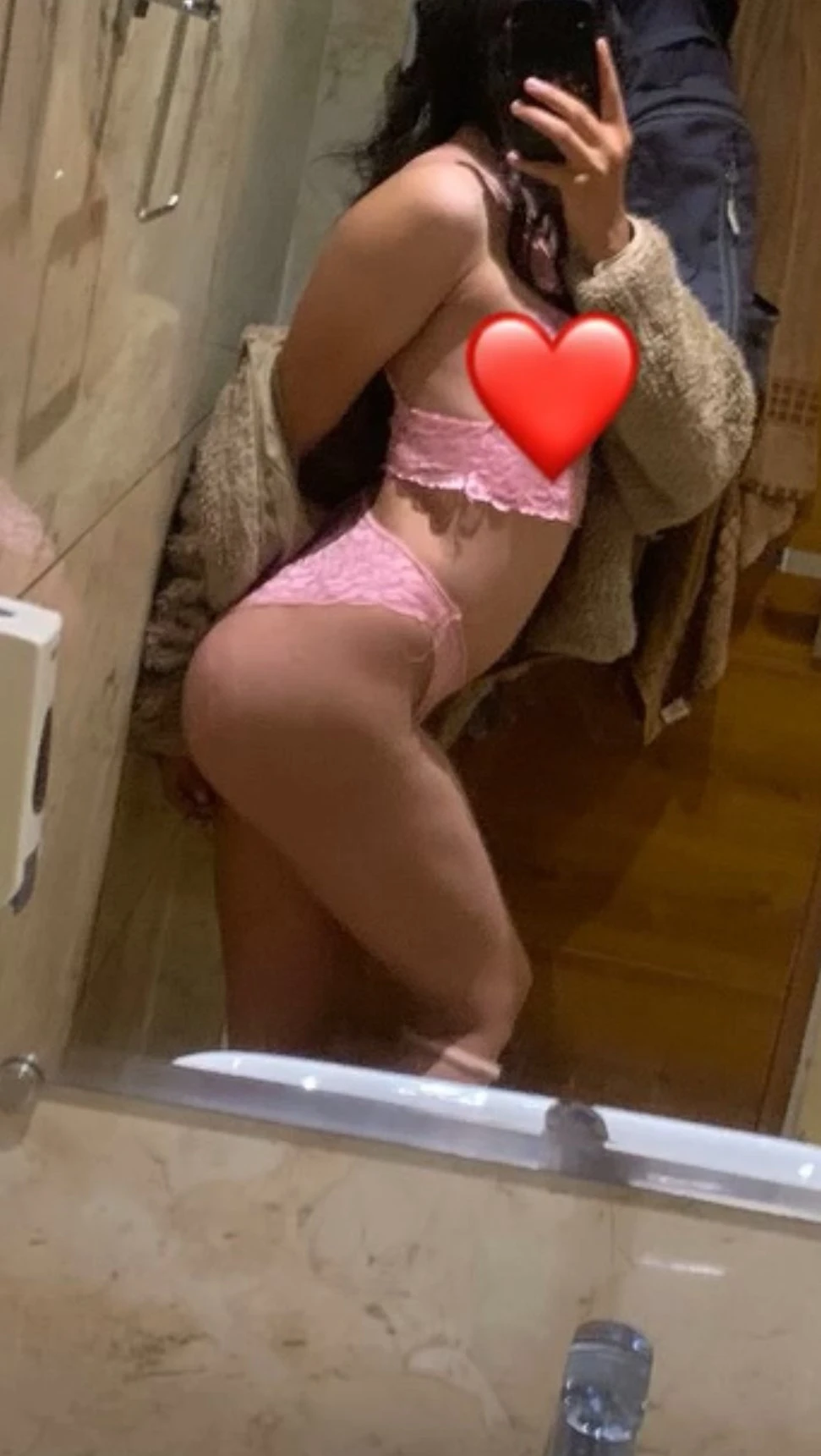 Gwen(outcal only advnc booking profile – Indian escort in New Delhi — 22 / 27
