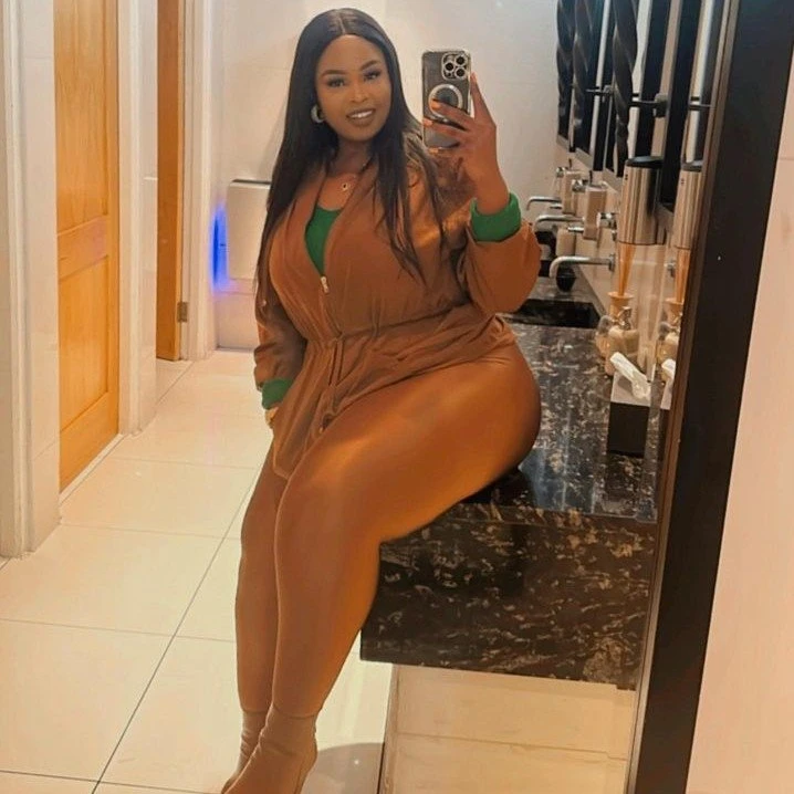 Thick Madam – South African dominatrix in Beirut — 6 / 7