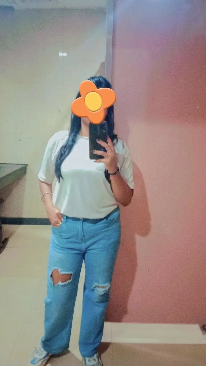 i am Deepti Alone for cam & meet – Indian escort in New Delhi — 1 / 12