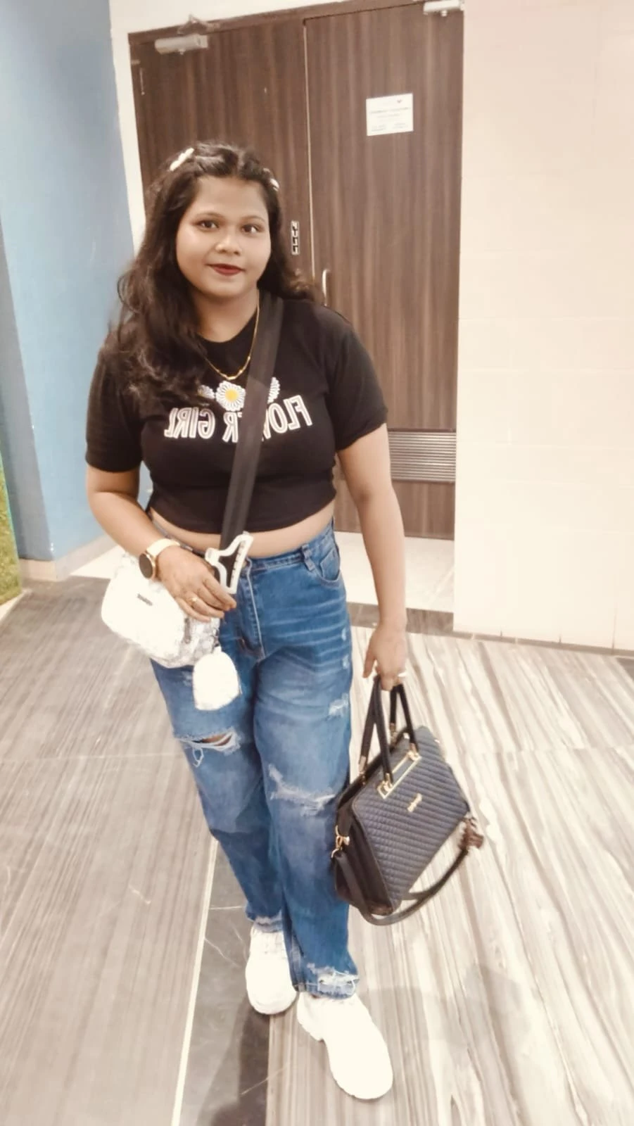 Sony an Independent – Indian escort in Mumbai — 4 / 16