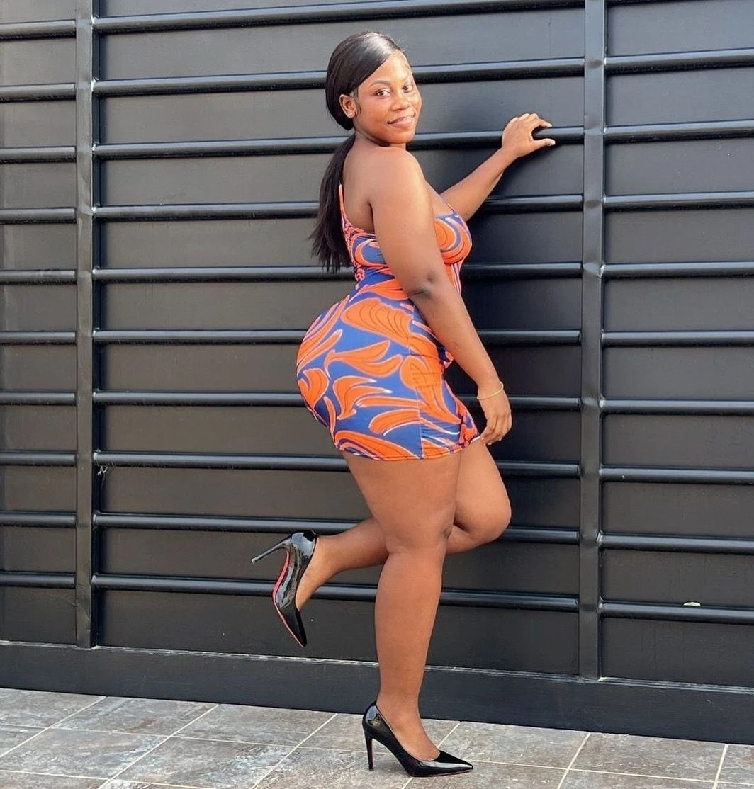 Tinah – Angolan escort in Maldives — 1 / 4