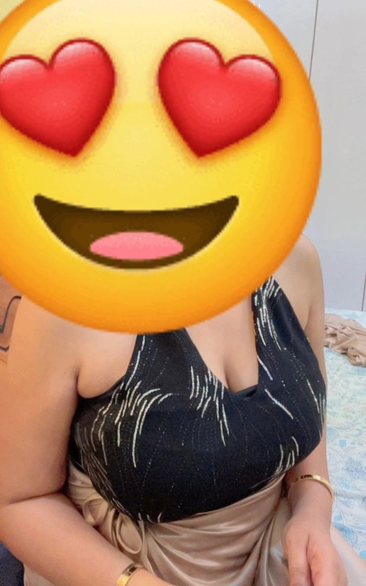 Hazel - Air Hostess with premium service – Indian escort in New Delhi — 2 / 4
