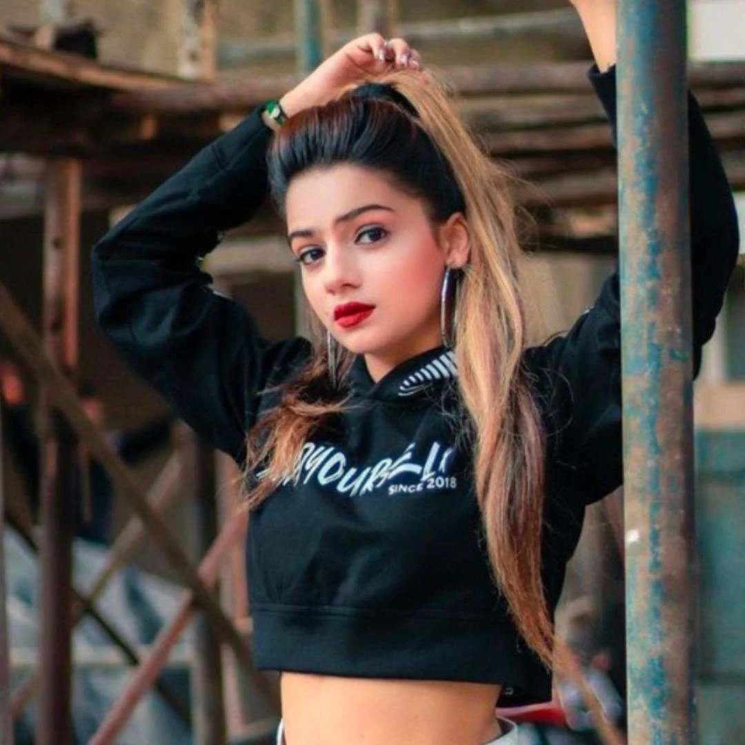 Anisha – Indian escort in Pune — 1 / 2