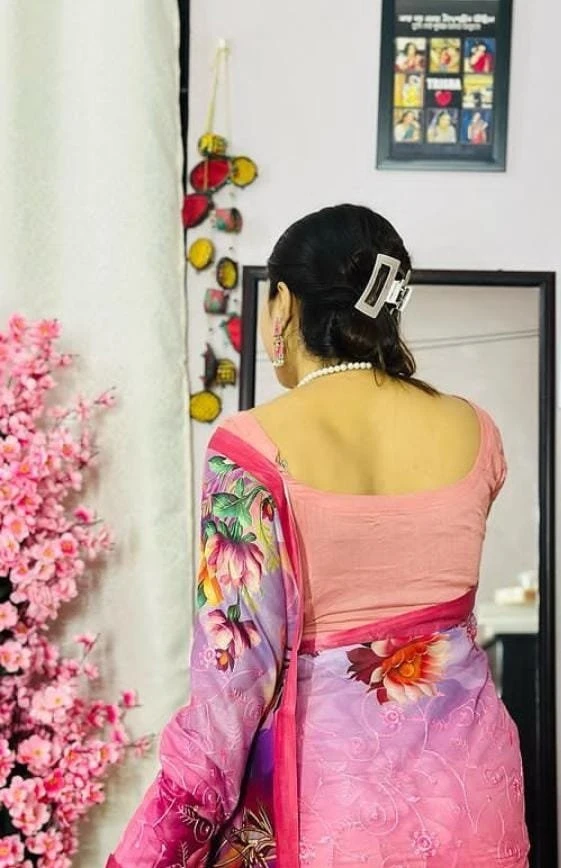 Sukoon – Indian adult performer in New Delhi — 16 / 20