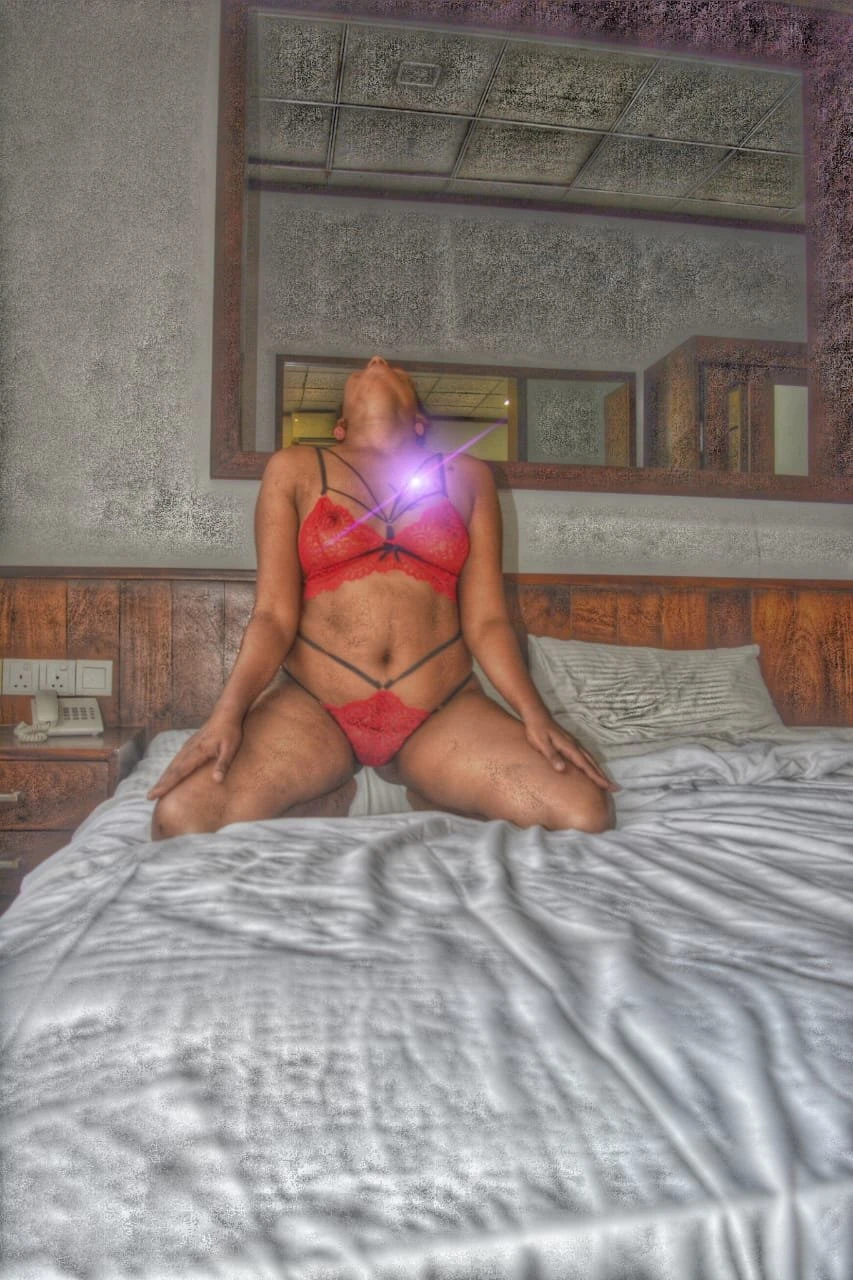 Venus & Venom(Meetup/Cam/Mistress) – Sri Lankan escort in Colombo — 4 / 5