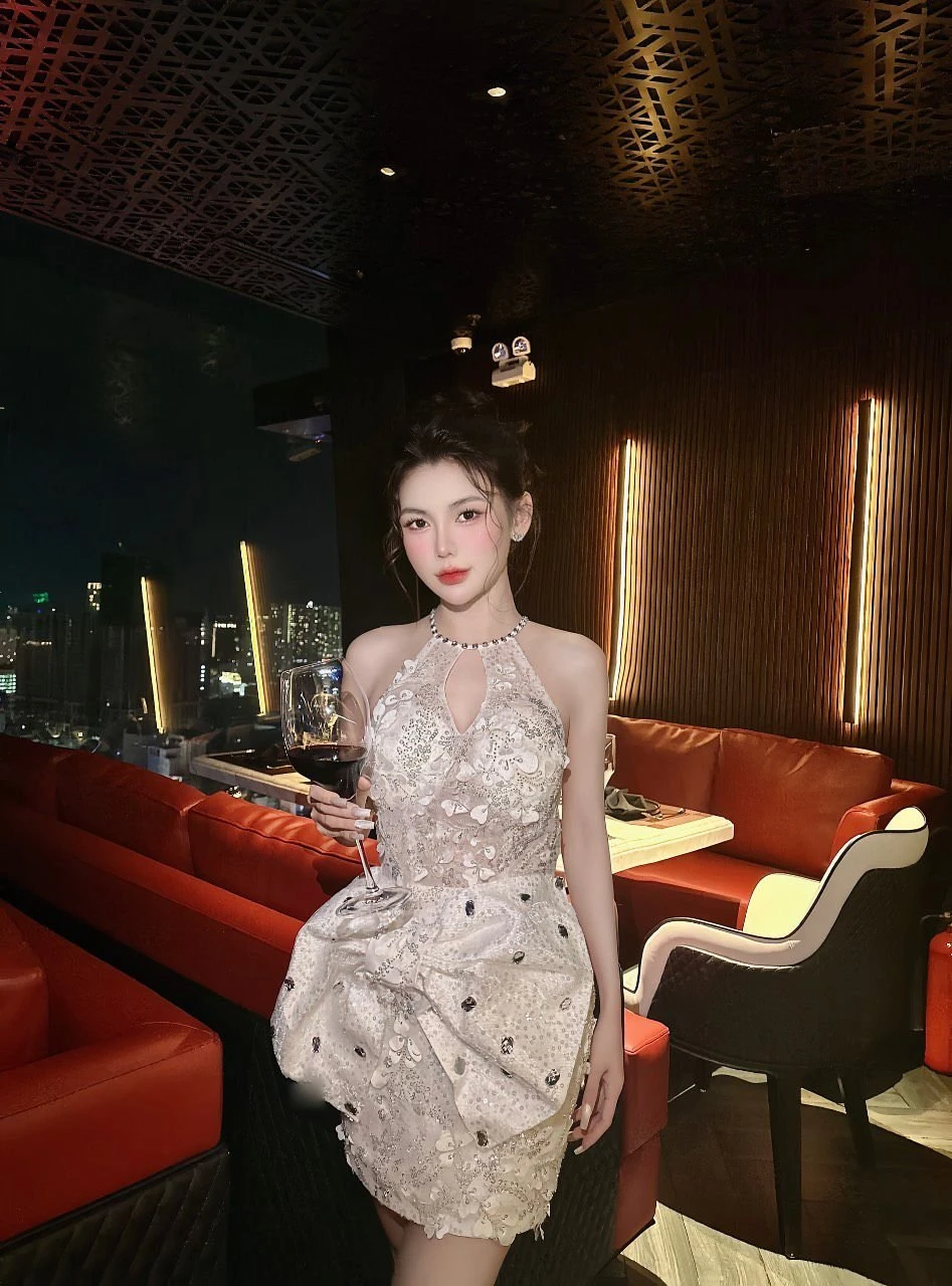 Sam – Vietnamese escort in Ho Chi Minh City — 8 / 11