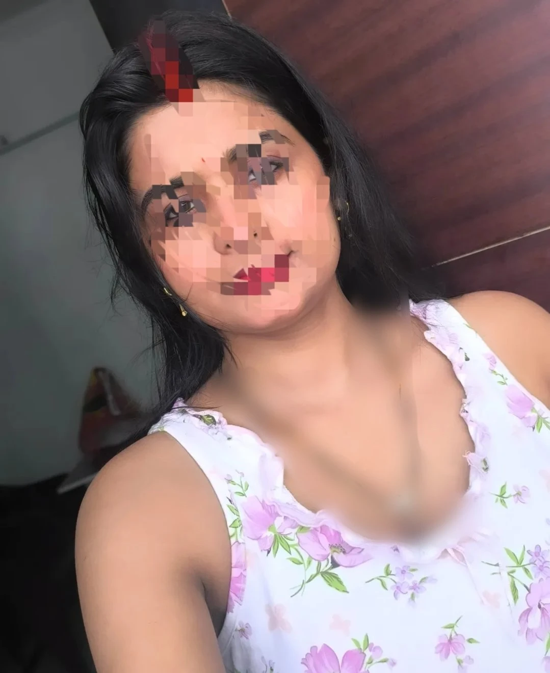 Tanisha – Indian escort in Noida — 3 / 4