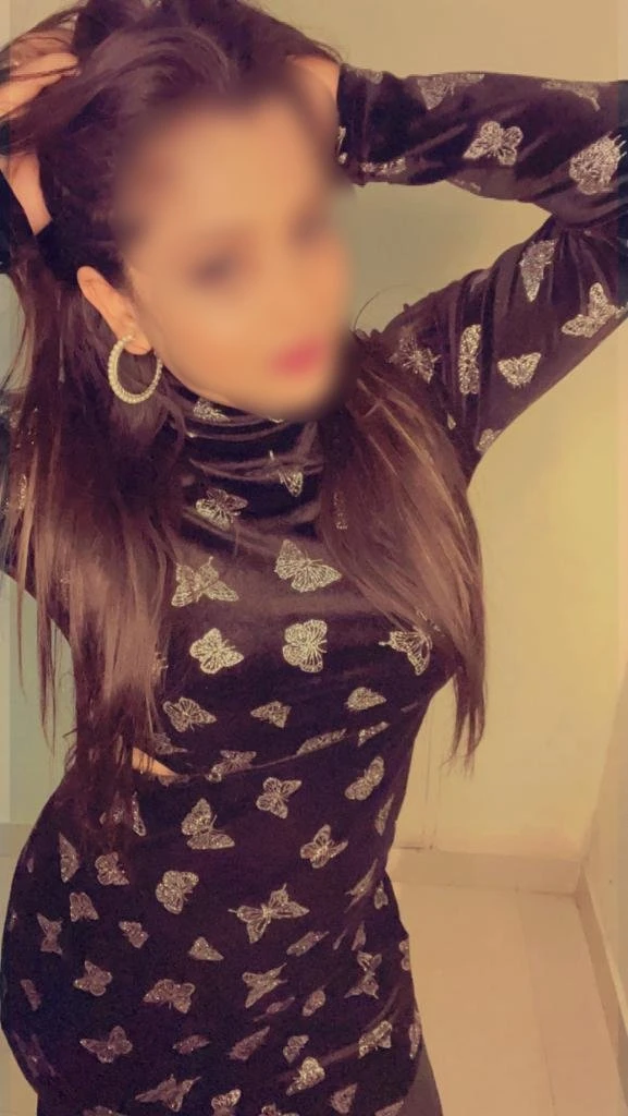 Priya Patil Cash Pay Hotel Home Service – Indian escort in Pune — 5 / 6