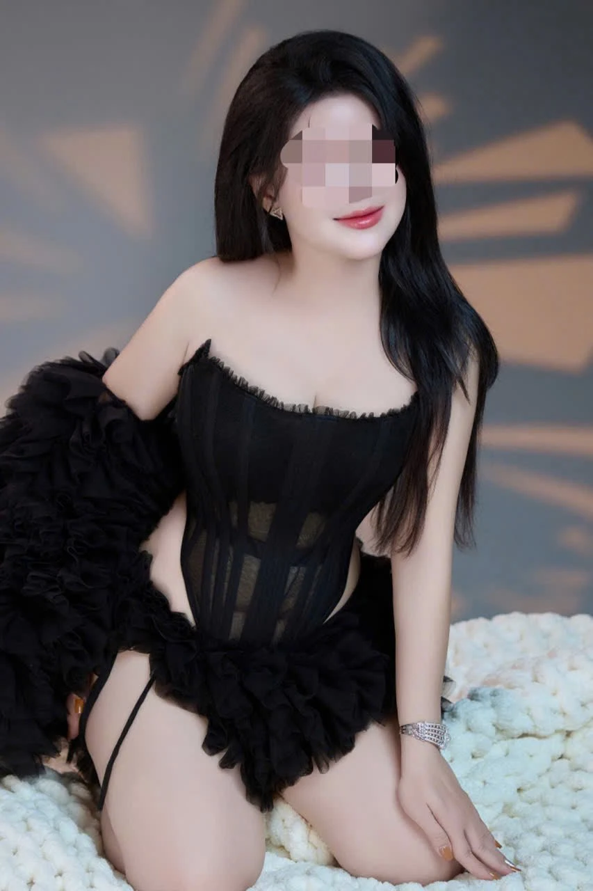 Tina – Vietnamese escort in Hanoi — 2 / 6