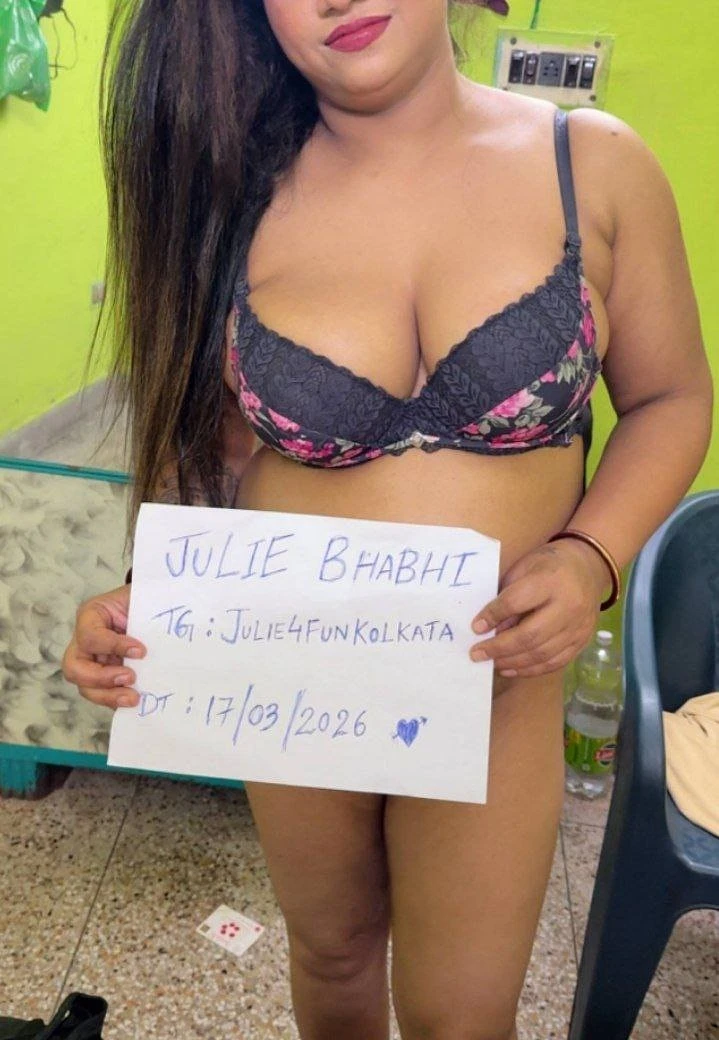Julie we are couple – Indian adult performer in Kolkata — 1 / 23