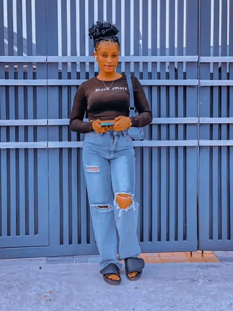 Lina – Nigerien escort in Abidjan — 5 / 6