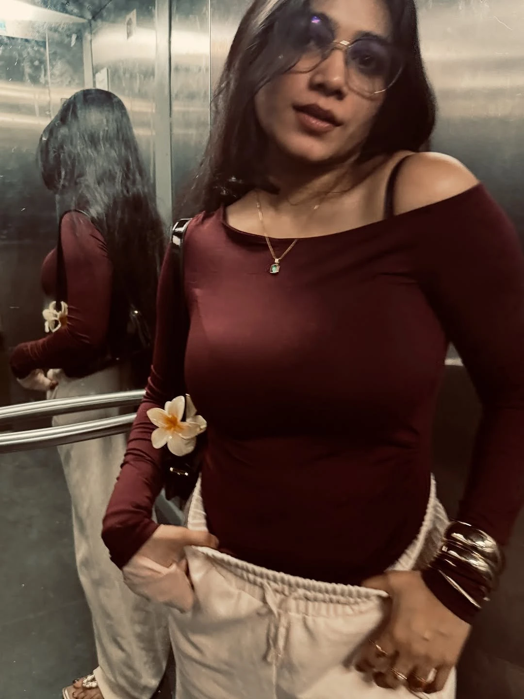Simran – Indian escort in Maldives — 2 / 3