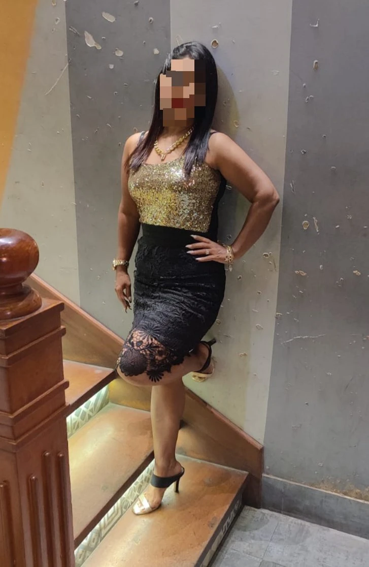 Natasha Saxena – Indian escort in Mumbai — 18 / 31