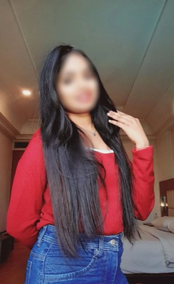 Naina College Girl – Indian escort in Pune — 4 / 5