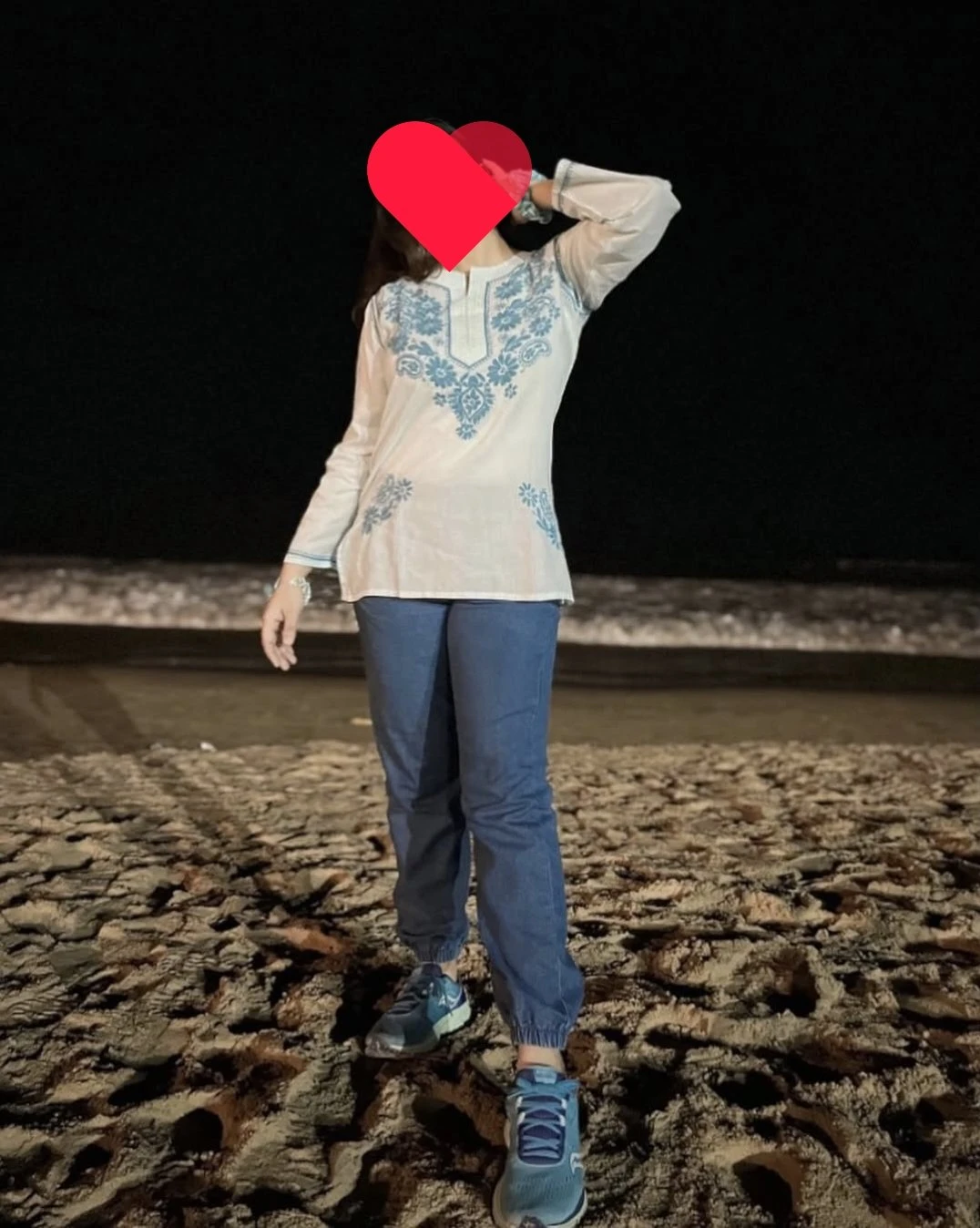 Kirti (individual) Real Meet Webcam – Indian escort in Mumbai — 5 / 6