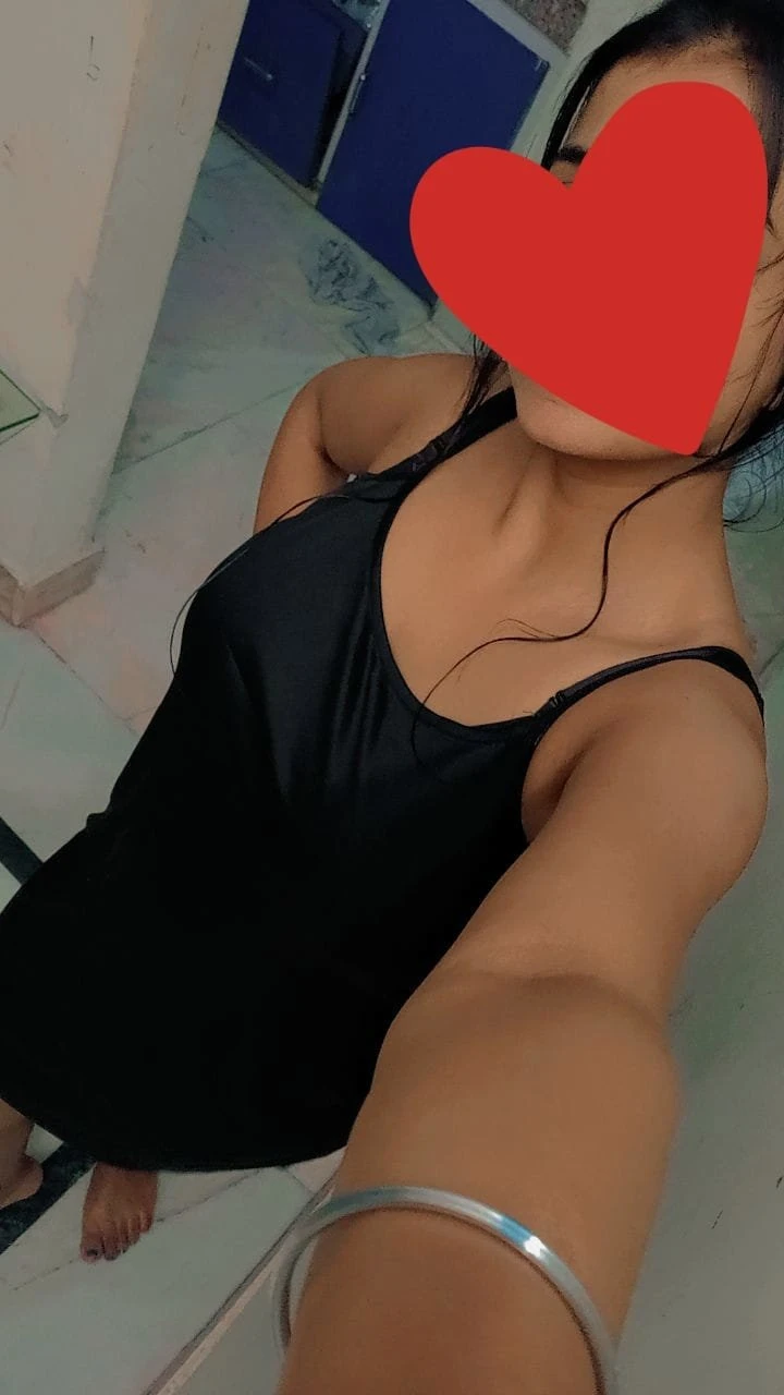 i am Deepti Alone for cam & meet – Indian escort in New Delhi — 3 / 12