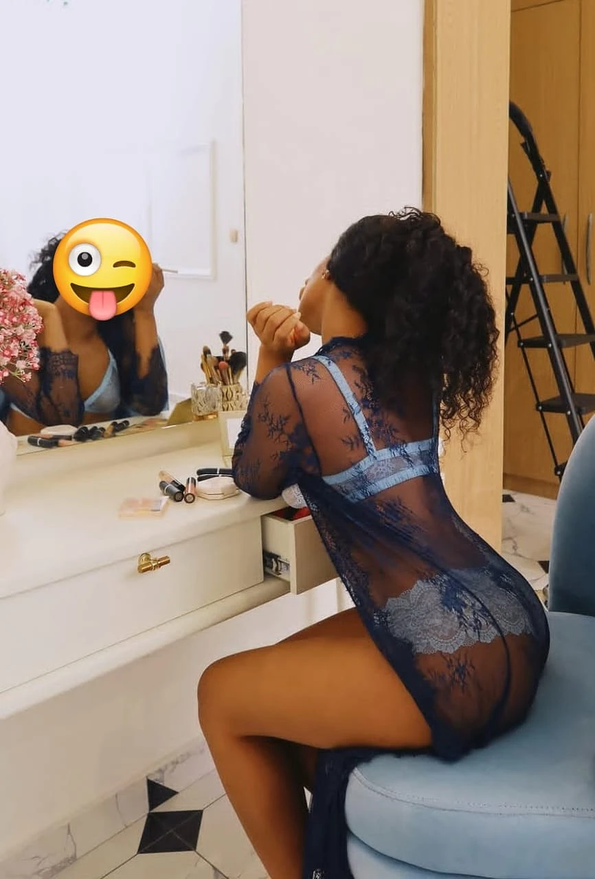 Matinah – escort in Vadodara — 4 / 5