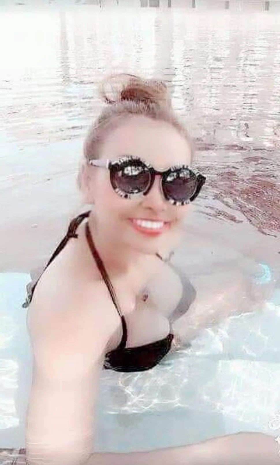 Anasusie – Indonesian masseuse in Macao — 6 / 13