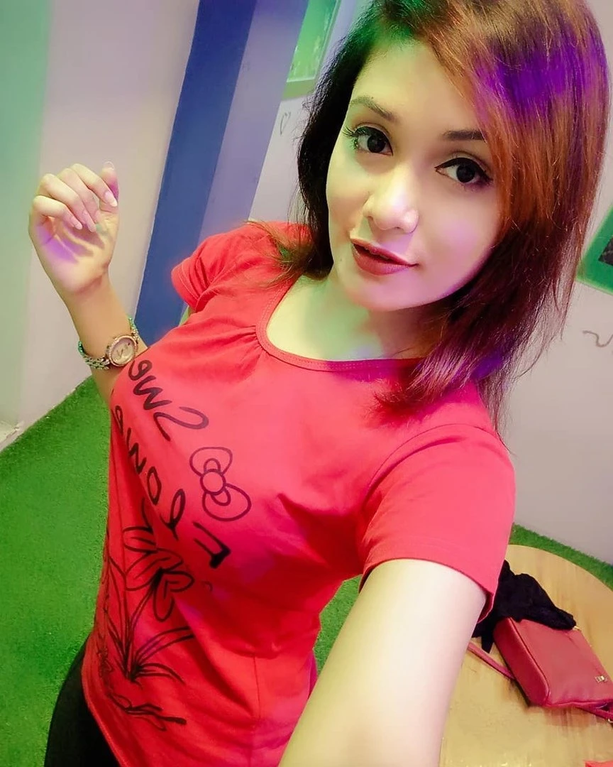 Noor Butt – Pakistani escort in Karāchi — 11 / 13