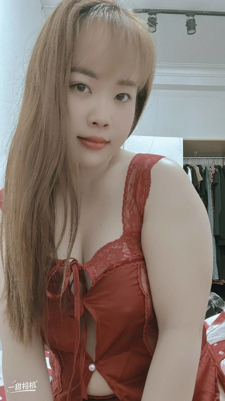 Hương Lan – Vietnamese escort in Ho Chi Minh City — 5 / 6
