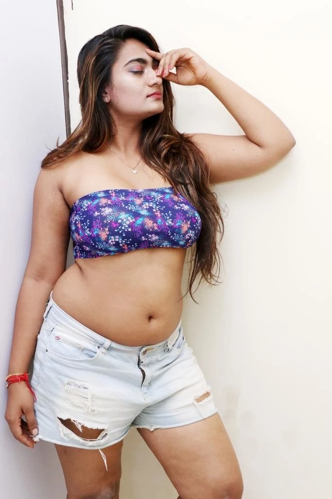 Richa Busty Boobs Cam & Real – Indian escort in New Delhi — 4 / 7