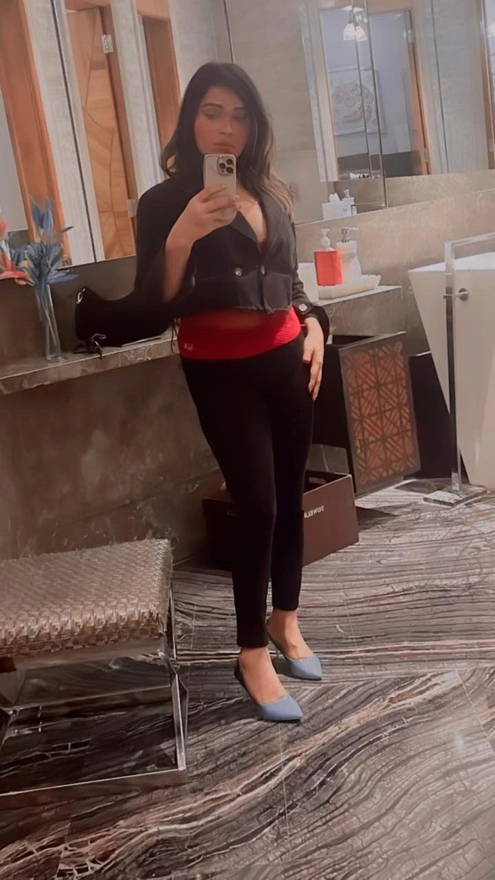 Miss Mehak – Indian escort in Mumbai — 2 / 14