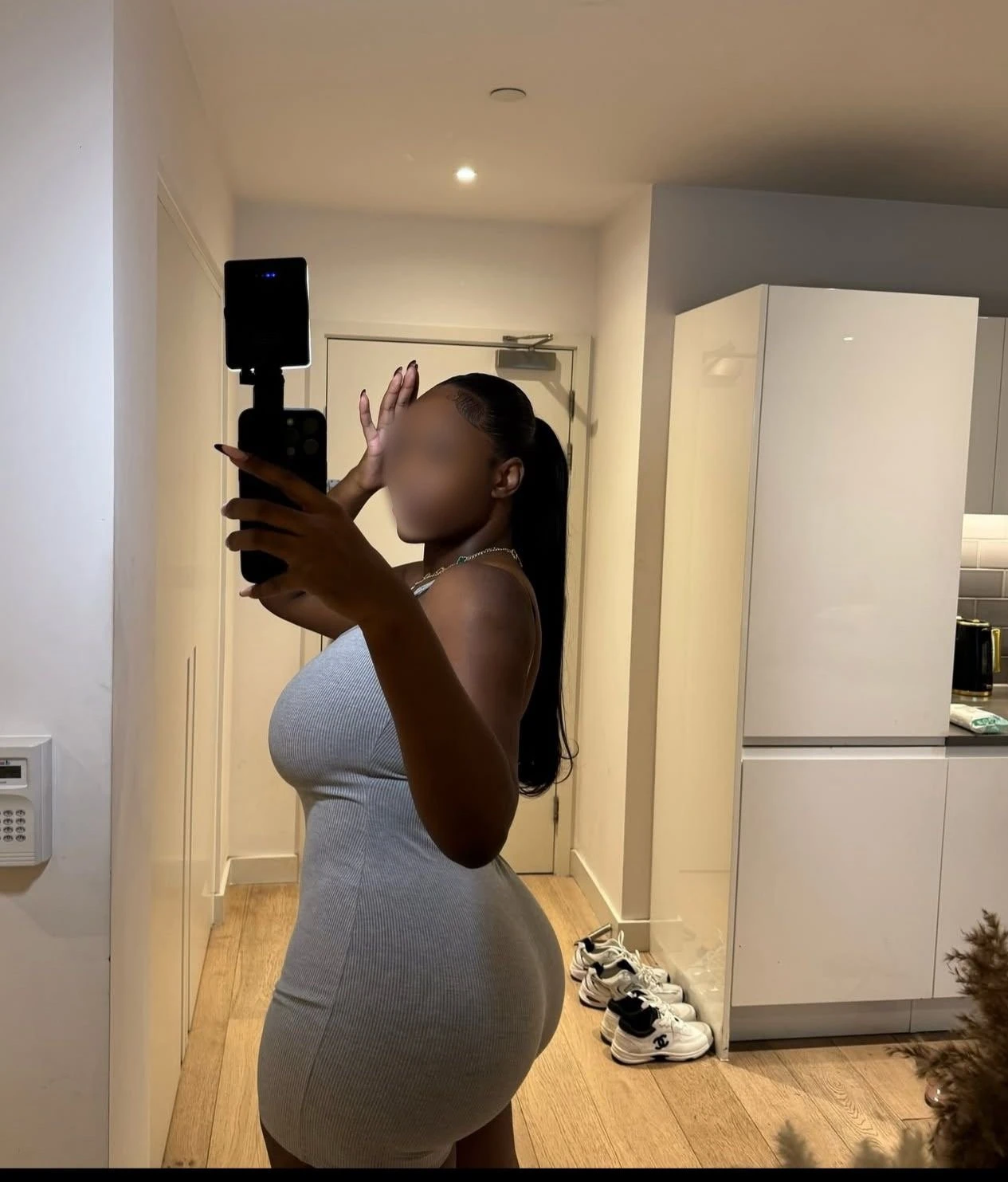Ellah – escort in Mumbai — 4 / 5