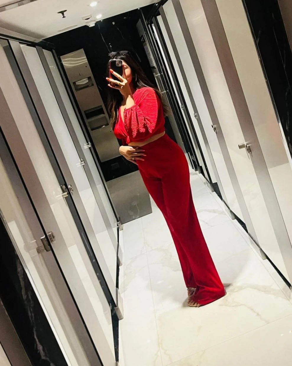 TEENA available for a week – Nepalese escort in Kathmandu — 2 / 4