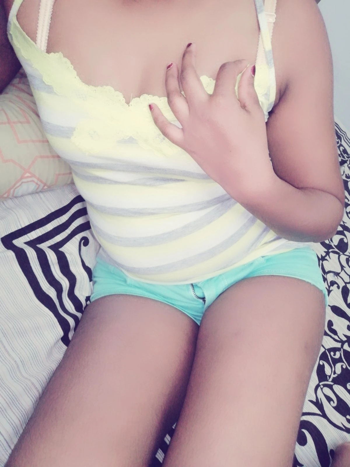 Lesbian cam sex – Sri Lankan escort in Colombo — 3 / 4