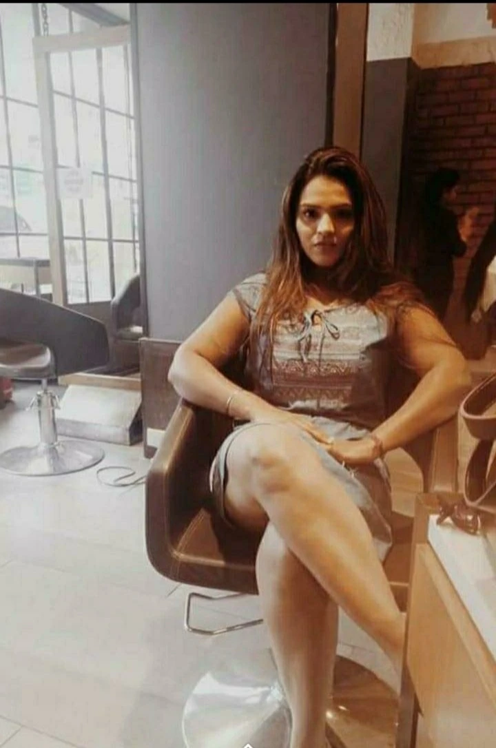 Samaira Bajaj – Indian escort in Mumbai — 1 / 2