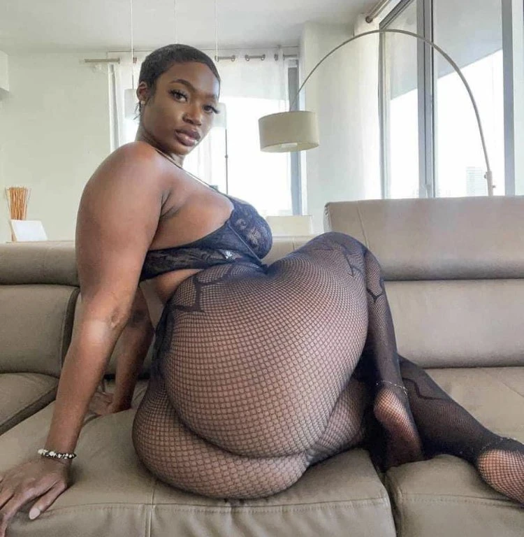 Doriane – Ivorian companion in Abidjan, Escort, Abidjan