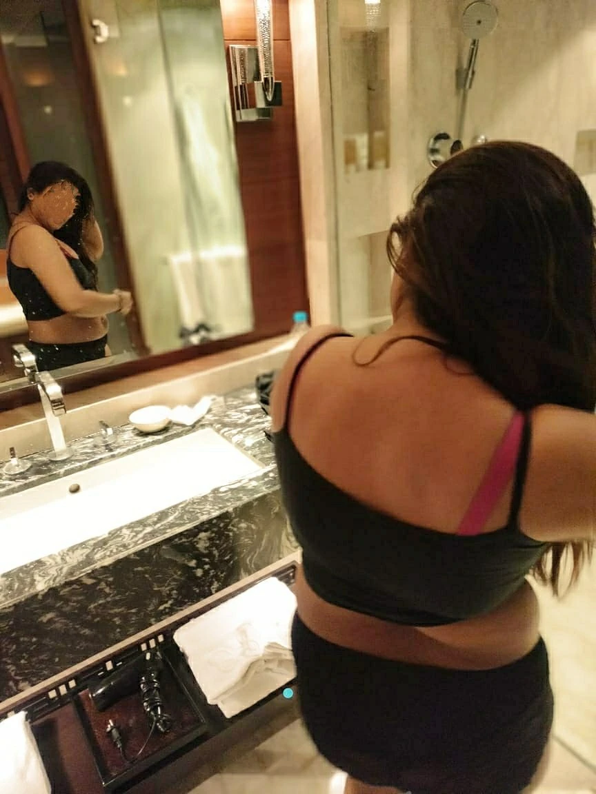 Khushi (Independent Punjaban Housewife) – Indian escort in New Delhi — 6 / 17