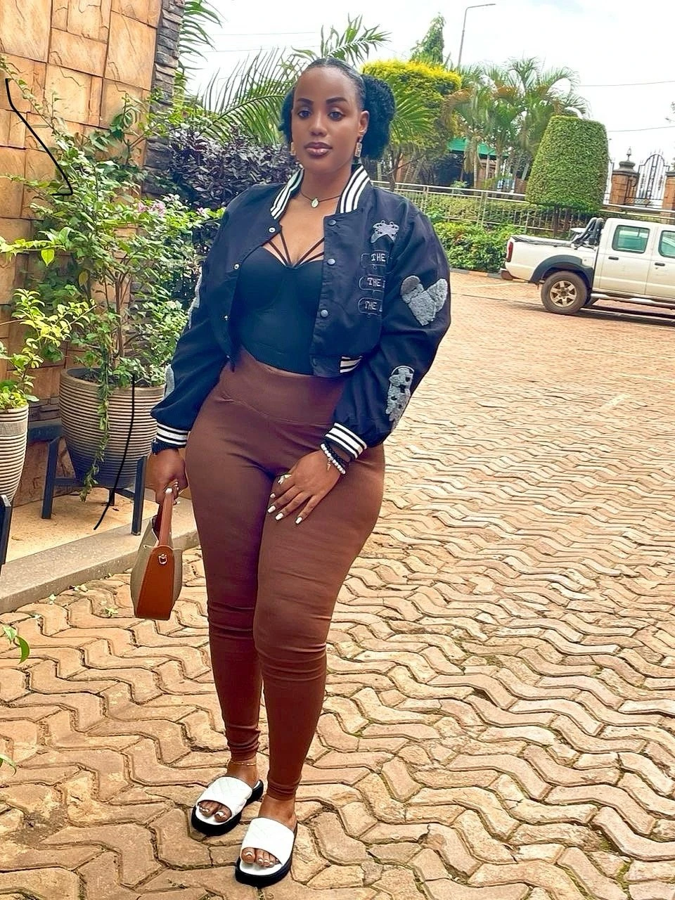 Honey the Squitting Queen – Rwandan escort in Kampala — 3 / 8